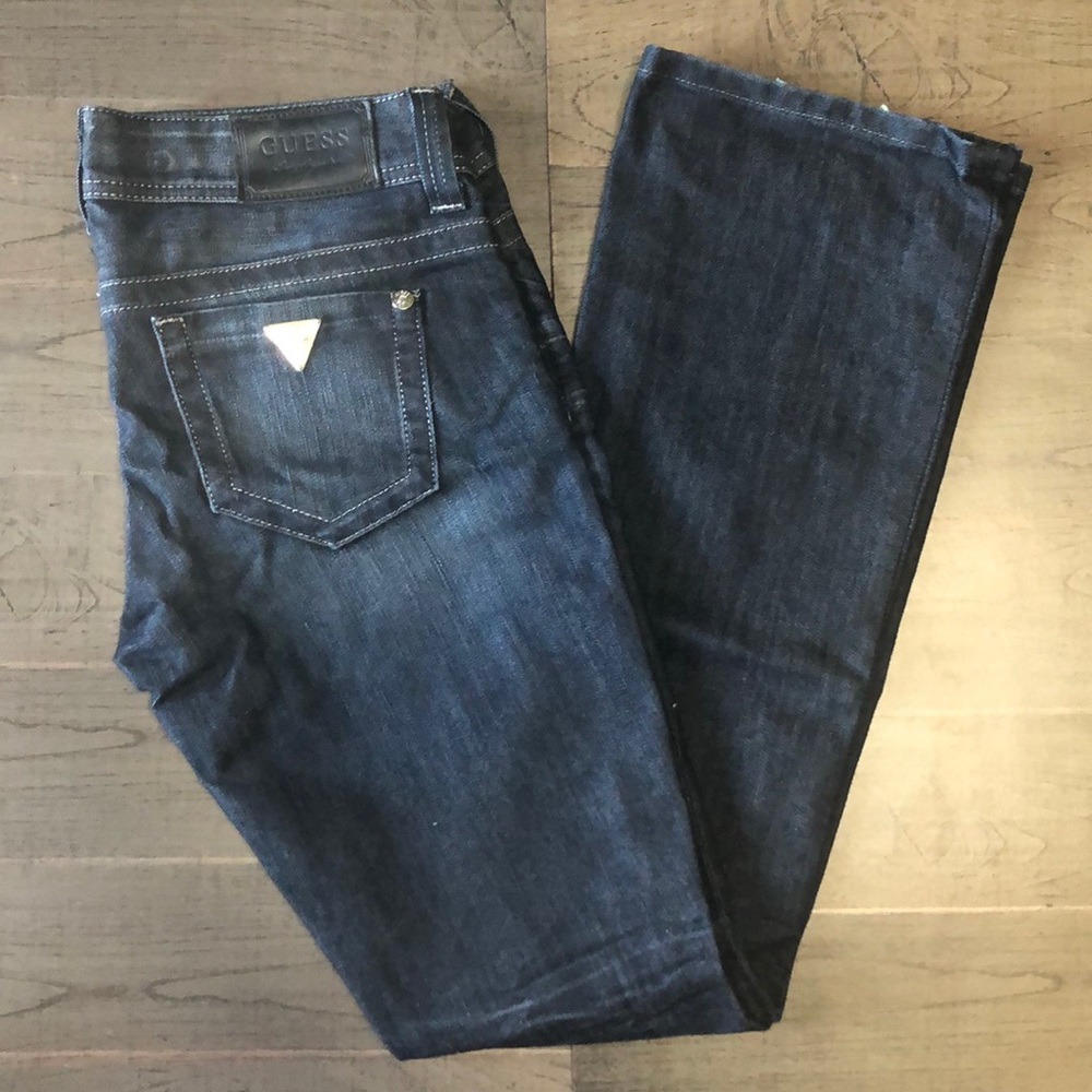 EUC | GUESS | BOOT CUT JEANS | SZ 28